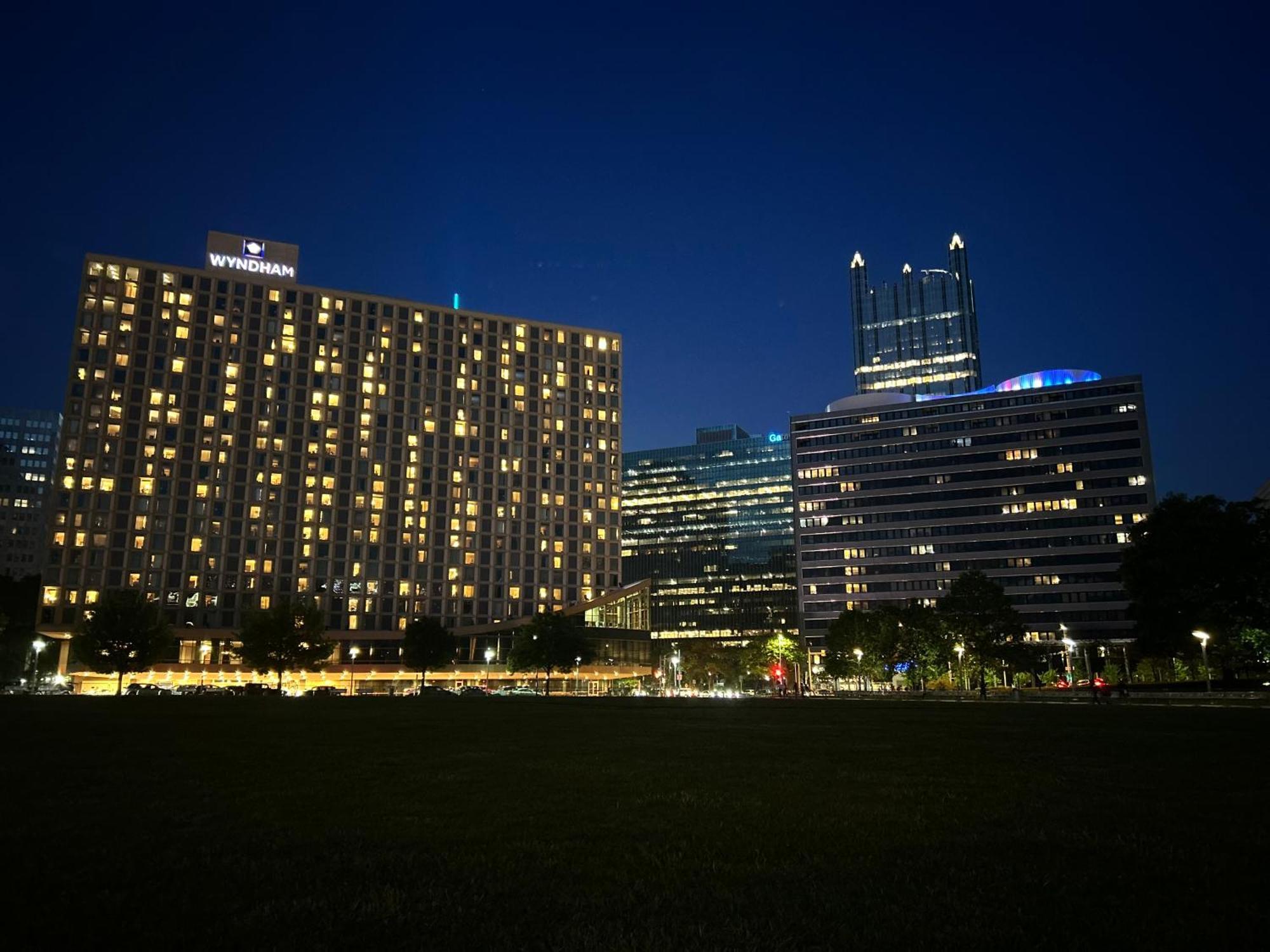 Luxe City Views Prime Location 24-7 Parking Gym Lounge Pittsburgh Buitenkant foto